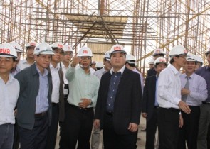 Phó Thủ tướng Hoàng Trung Hải kiểm tra tiến độ xây dựng một số công trình trọng điểm tại Hà Nội