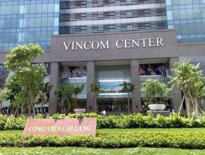 Vincom seeks $200-450 mln from Singapore listing