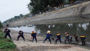 Hà Nội: Nỗ lực khắc phục ô nhiễm sông, hồ