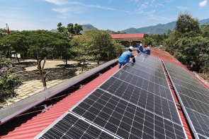 Kiến nghị cho phép mua bán trực tiếp điện mặt trời mái nhà không qua lưới quốc gia