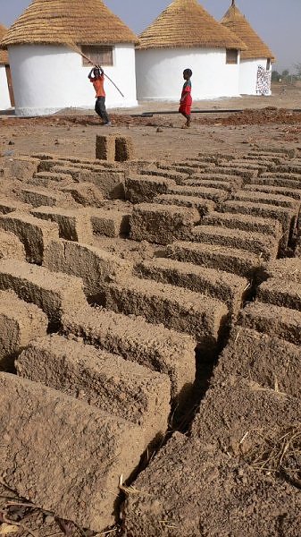 Mud10 Nyeleni - Những kiệt tác kiến trúc bằng bùn đất