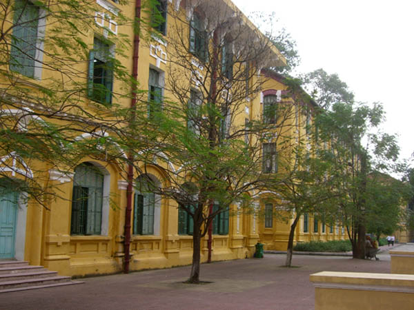 truonghoc phap4 - Kiến trúc trường học phong cách địa phương Pháp ở Hà Nội